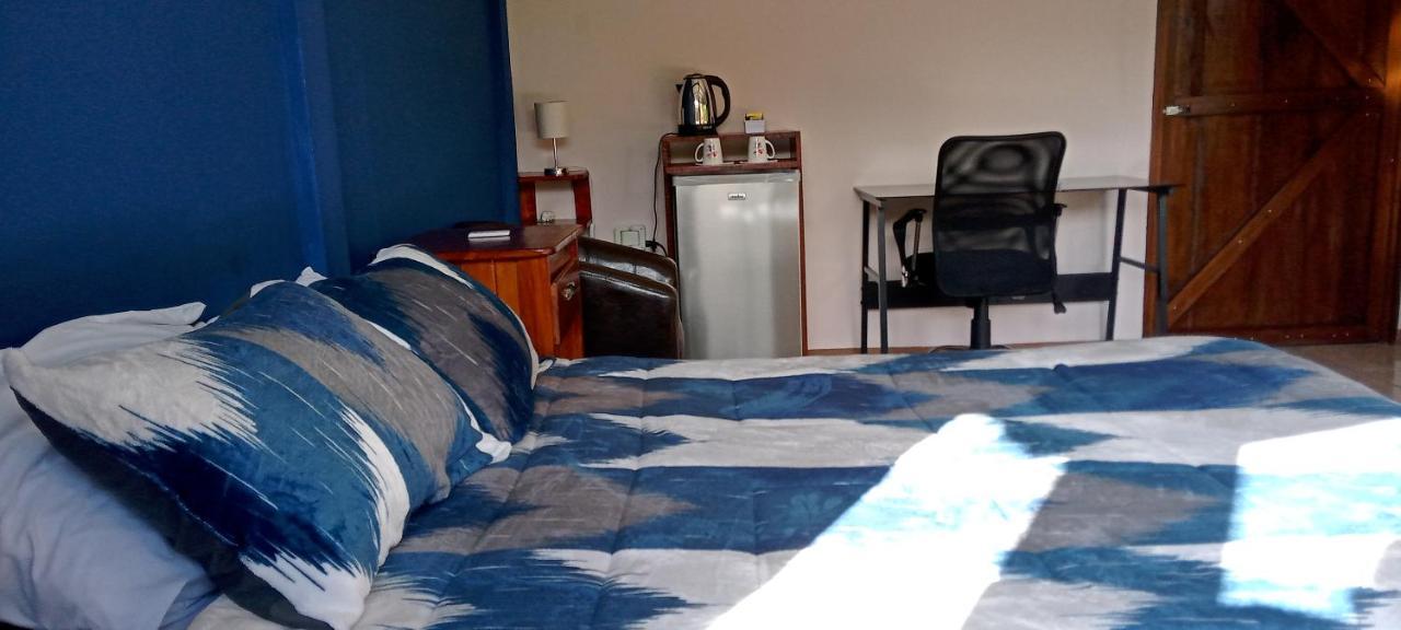 Slow Travel Lodge Упала Экстерьер фото