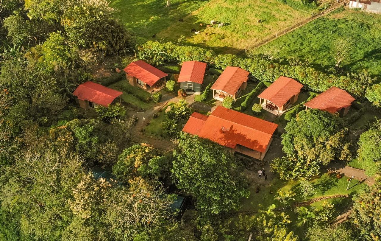 Slow Travel Lodge Упала Экстерьер фото